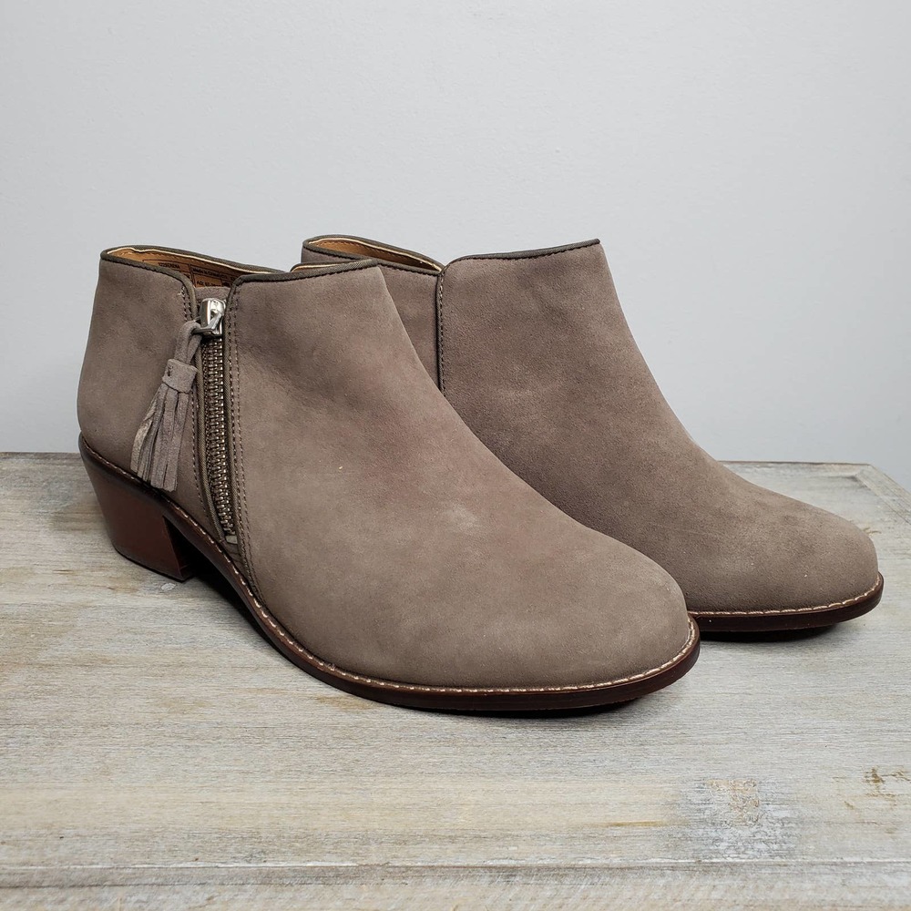 VIONIC Serena Brown Kid Suede Block Heel Side Zip Ankle Booties Sz 6.5